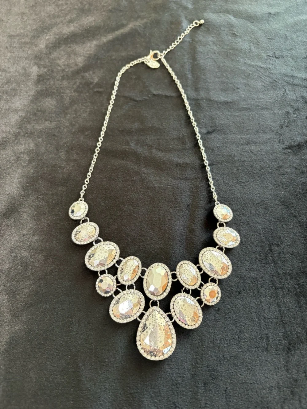 Lola Rose London 1920s Style Necklace - Picture 4 of 12
